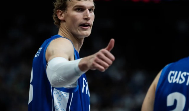 马卡三战97分爵士官方不敢信！后仰似诺天王 北境之王露恶魔微笑